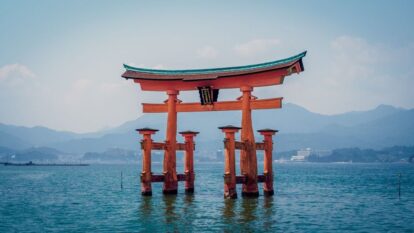 Torii Gate in Water|Torii Fushimi Inari